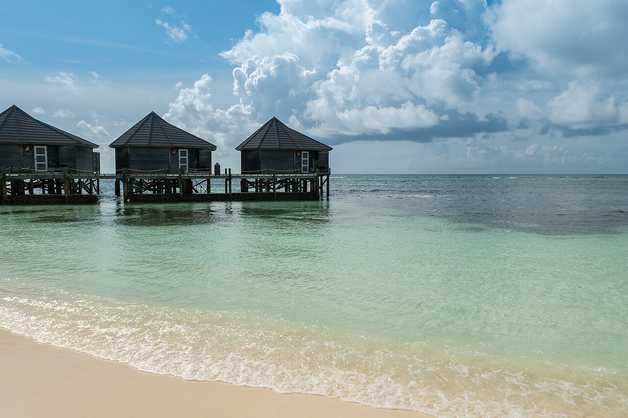Kaani Palm Beach, Maafushi
